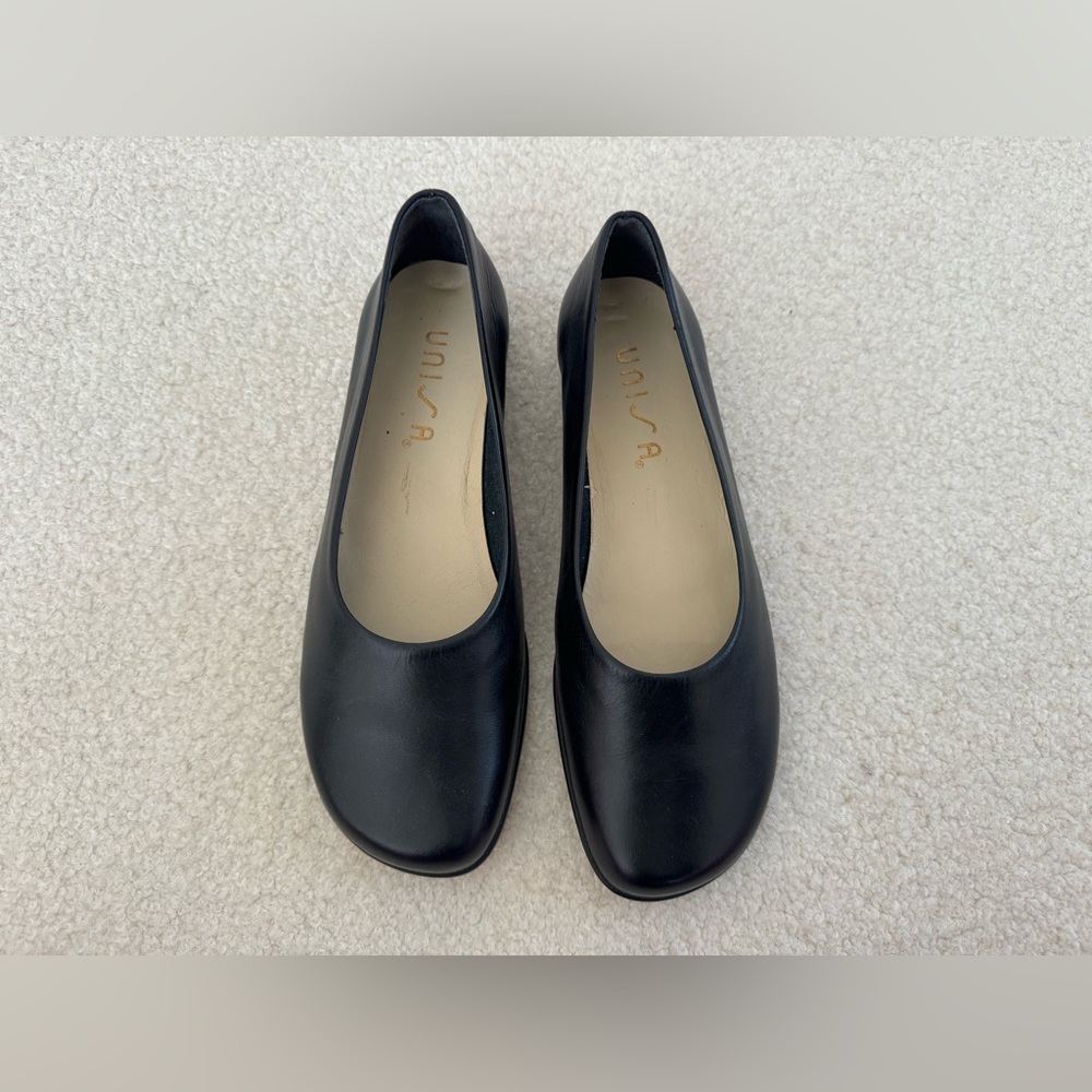 Unisa black leather ballet flats shoes - size 8